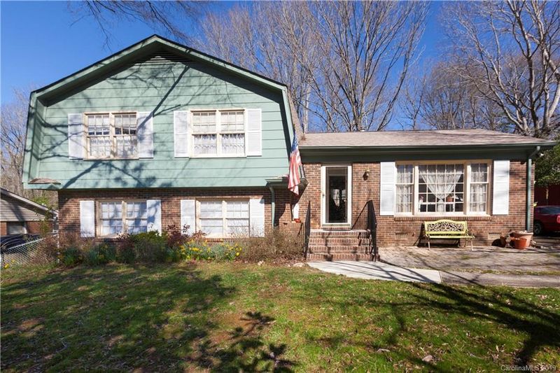 1158 Fox Run Dr #8, Charlotte, NC 28212