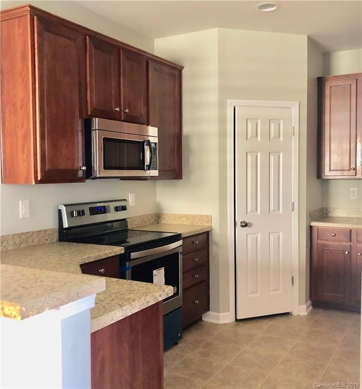 5104 Abercromby St, Charlotte, NC 28213