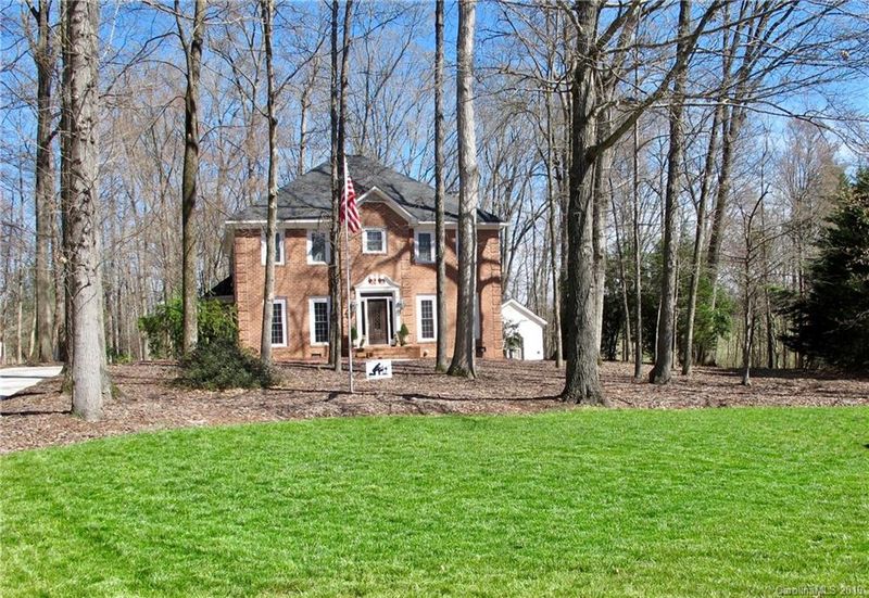 8417 Camelot Dr, Harrisburg, NC 28075