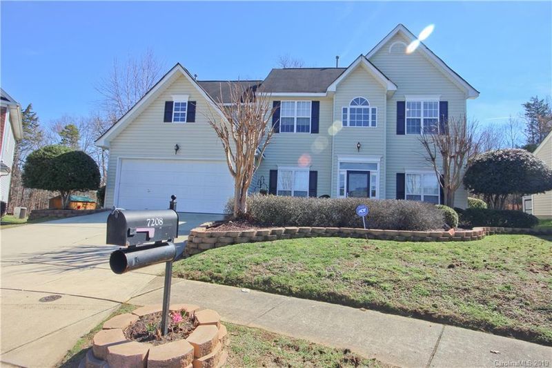 7208 Emden Ct, Charlotte, NC 28213