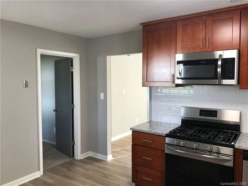 532 Dedmon Dr, Charlotte, NC 28216