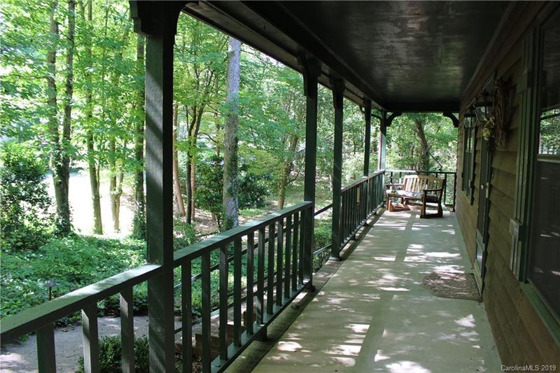 5817 Indian Brook Dr, Matthews, NC 28104