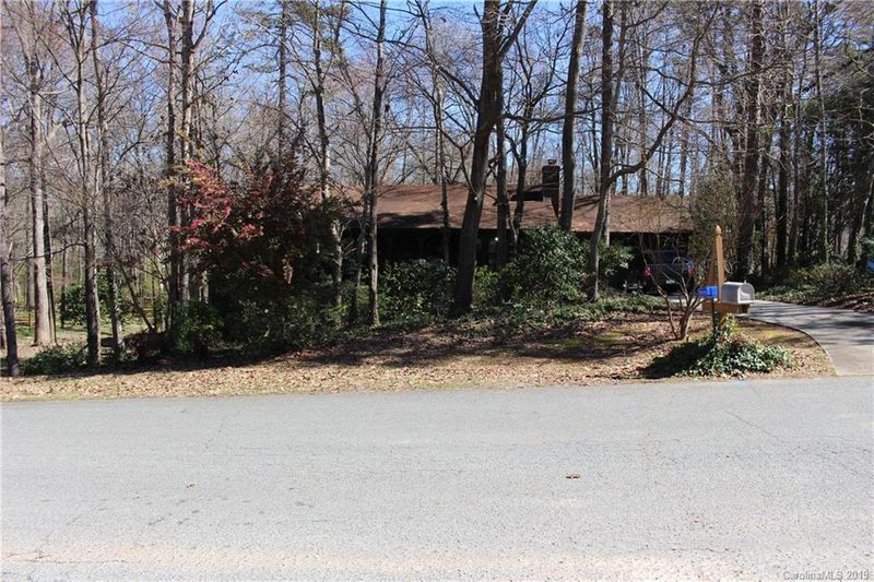 5817 Indian Brook Dr, Matthews, NC 28104