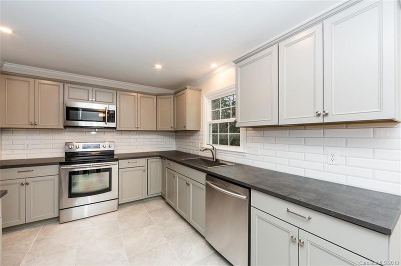 11001 Painted Tree Rd, Charlotte, NC 28226