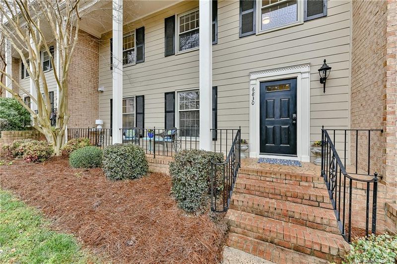 6830 Dumbarton Dr, Charlotte, NC 28210