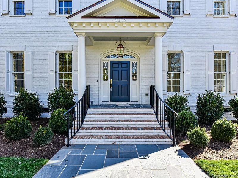 2423 Vernon Dr, Charlotte, NC 28211