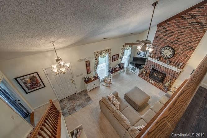 1136 Gretna Green Dr, Charlotte, NC 28217