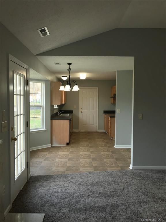 6028 Derek Christopher Ct, Charlotte, NC 28214