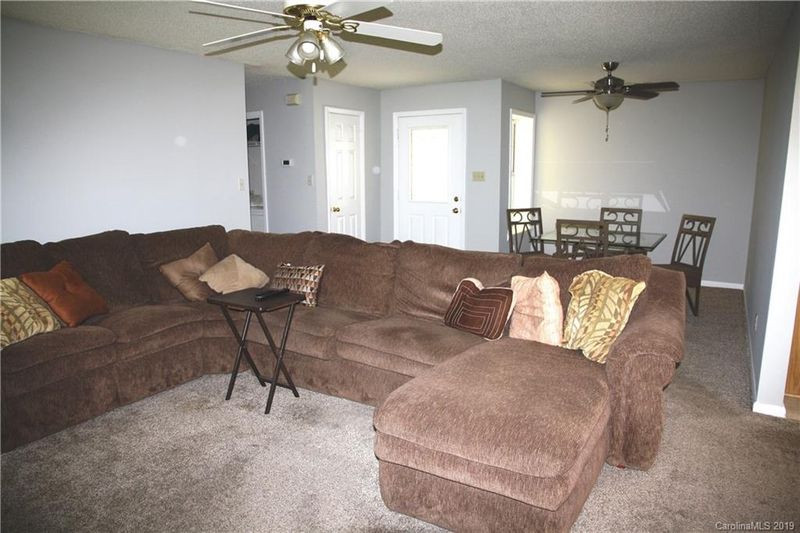 112 Brooks Dr, Stanley, NC 28164