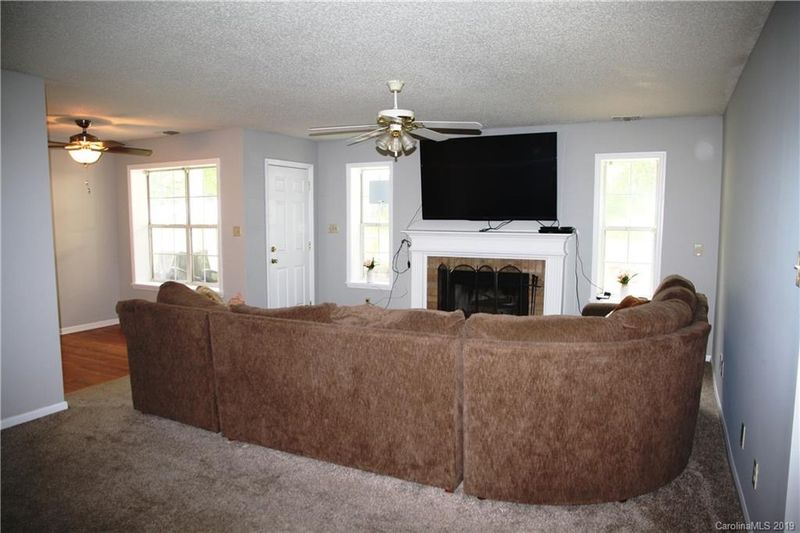 112 Brooks Dr, Stanley, NC 28164