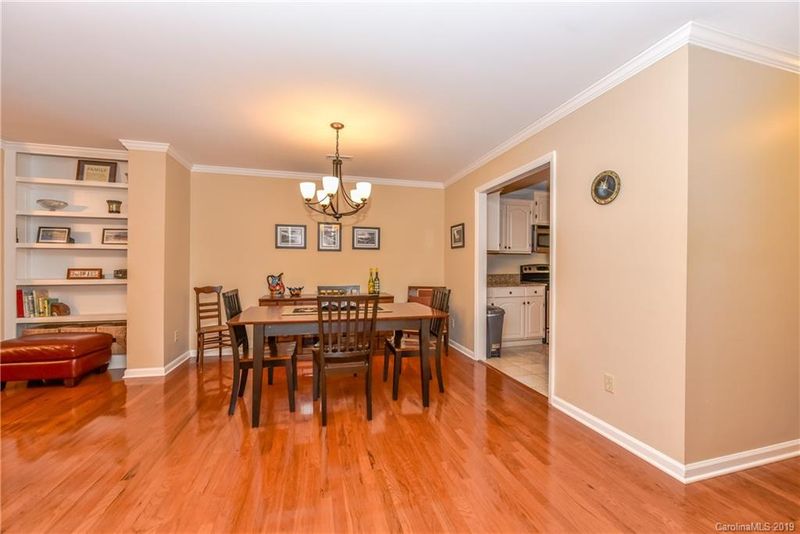 225 Chase St #J, Charlotte, NC 28207