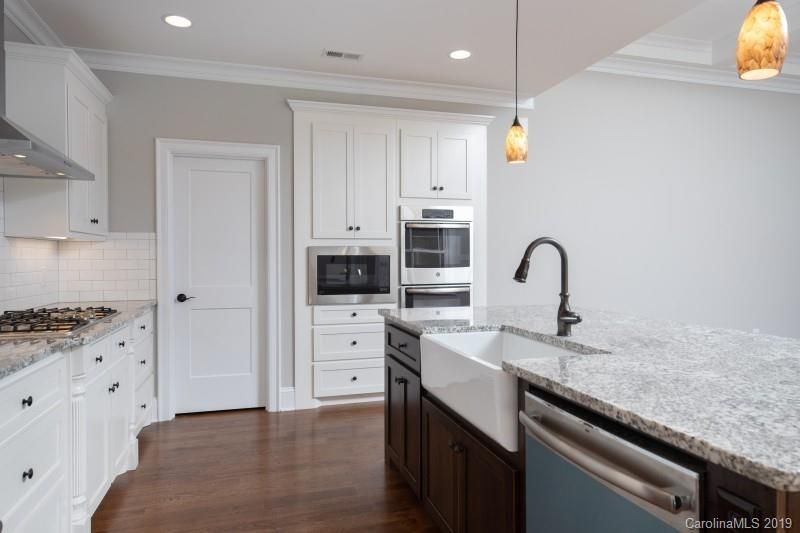 212 Scottish Highland Rd, Clover, SC 29710