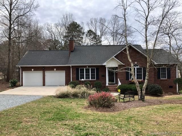 39 Shadowbrook Rd, Mount Holly, NC 28120