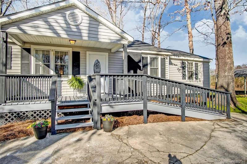 967 Taylor Dr, Lancaster, SC 29720