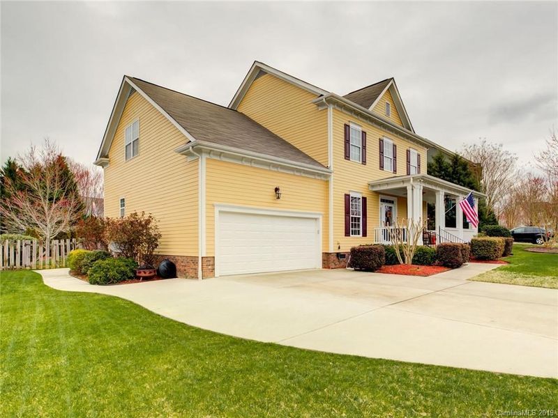 402 Shoreline Pw, Tega Cay, SC 29708