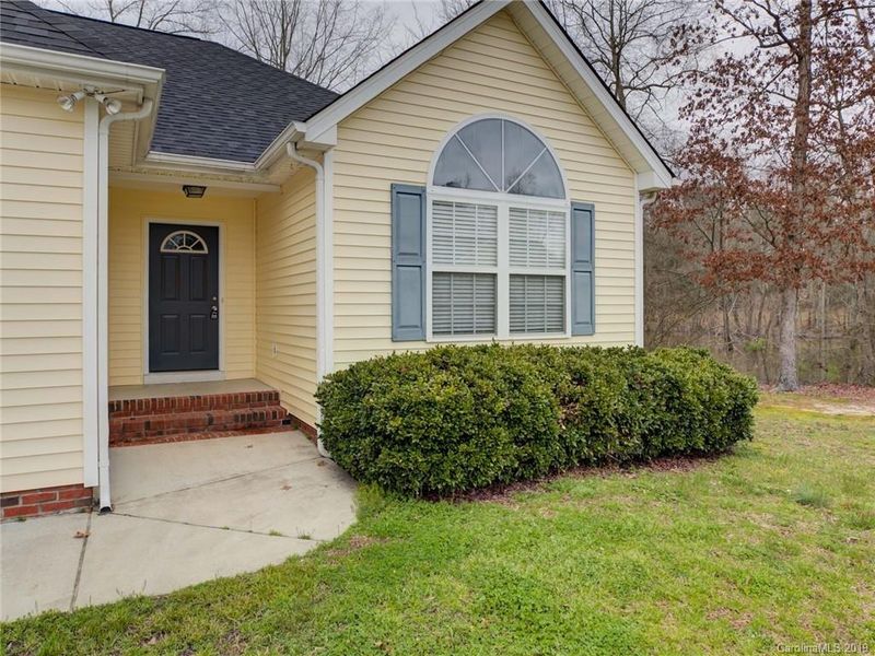 530 Kittiewake Ln, Clover, SC 29710