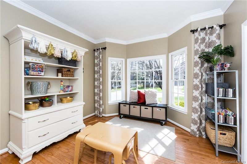 9308 Harris Glen Dr, Charlotte, NC 28269
