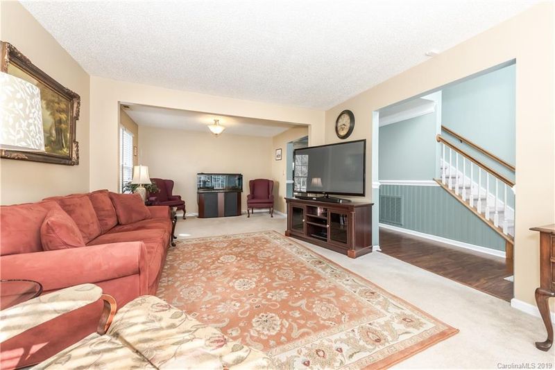 8900 Mccartney Way, Charlotte, NC 28216
