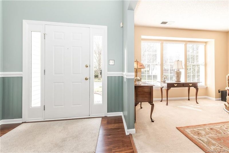 8900 Mccartney Way, Charlotte, NC 28216