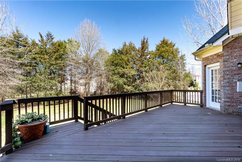 8604 Chatsworth Ln, Waxhaw, NC 28173