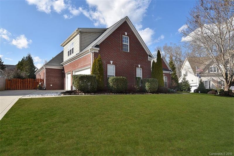 1316 Rolling Hills Ct, Concord, NC 28025