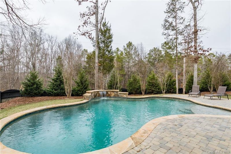 1004 Lugano Ct, Matthews, NC 28104