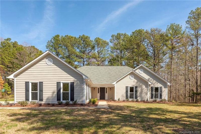 6245 Greystone Dr, Matthews, NC 28104