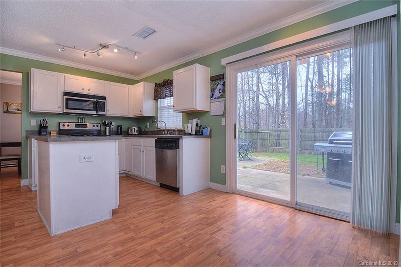 1640 Summit Ridge Ln, Kannapolis, NC 28083