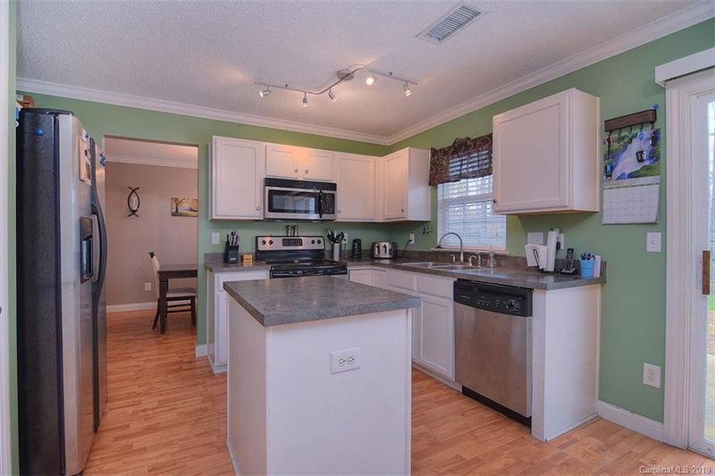 1640 Summit Ridge Ln, Kannapolis, NC 28083