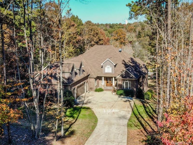 6885 Kingfisher Ct, Denver, NC 28037