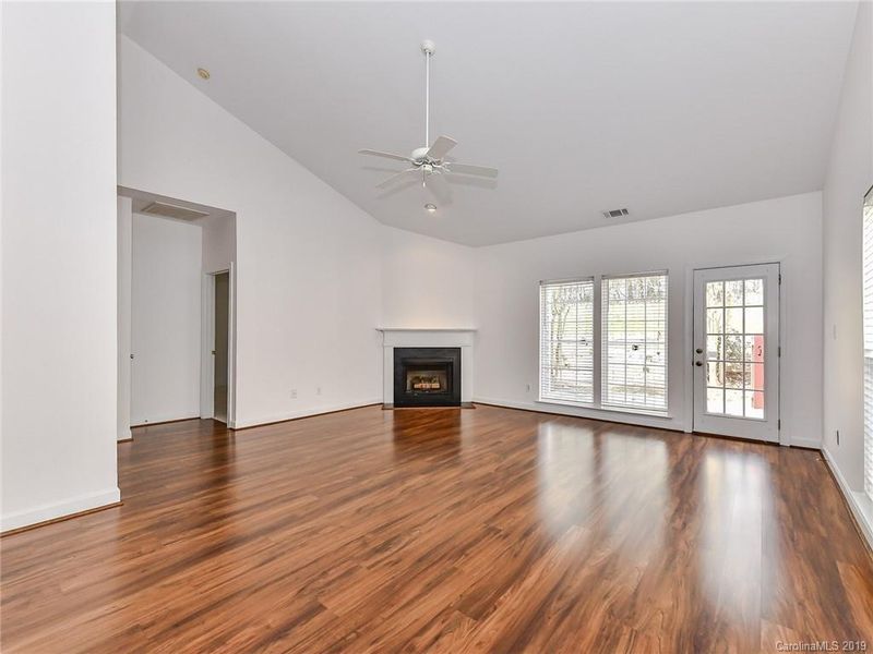 5923 Fitzwilliams Ln, Charlotte, NC 28270