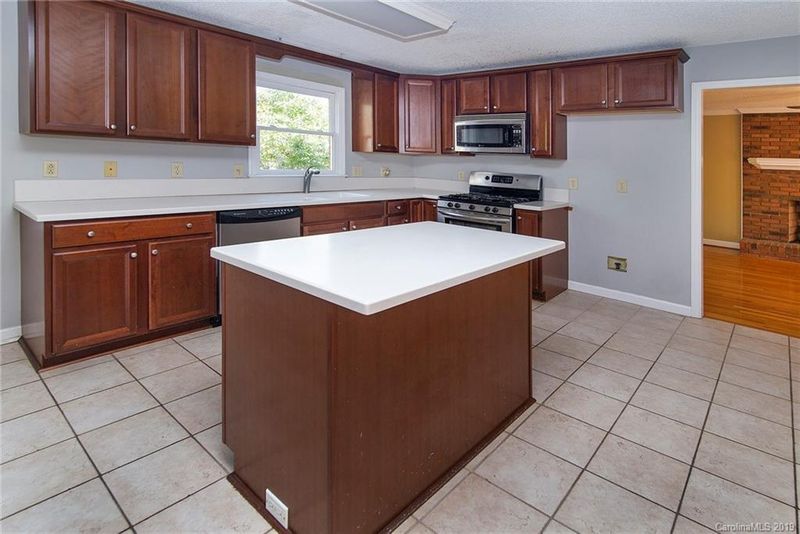 4304 Britley Ln, Harrisburg, NC 28075