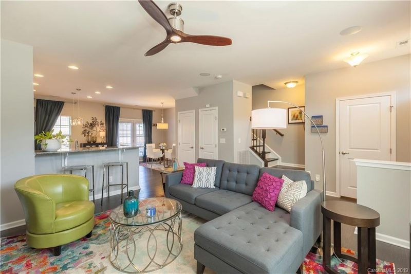 1629 Fleetwood Dr, Charlotte, NC 28208