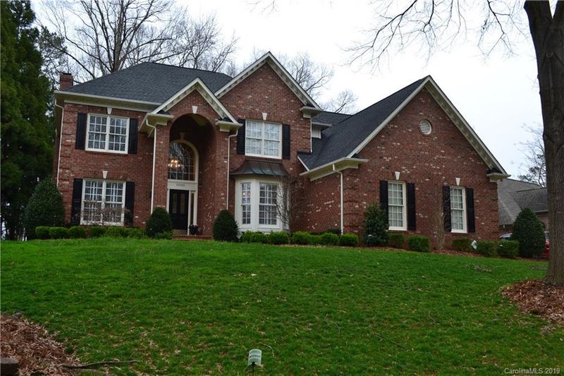11505 Stonebriar Dr, Charlotte, NC 28277