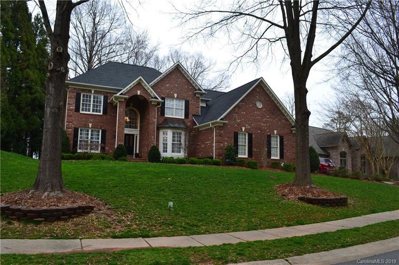 11505 Stonebriar Dr, Charlotte, NC 28277