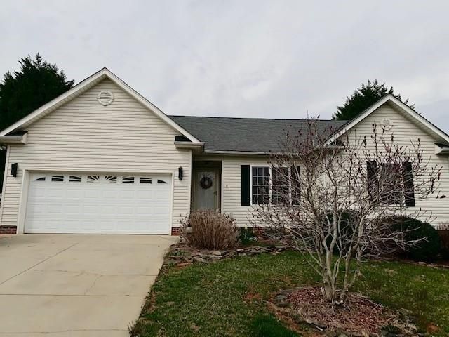 1771 Pipers Ridge Cir NW, Conover, NC 28613