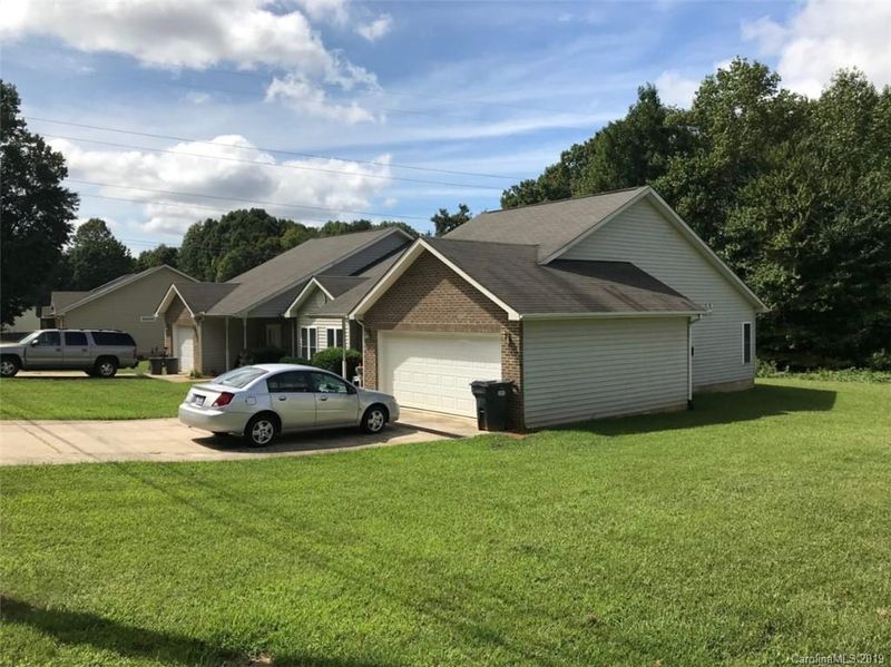 216-218 Doolie Rd, Mooresville, NC 28117