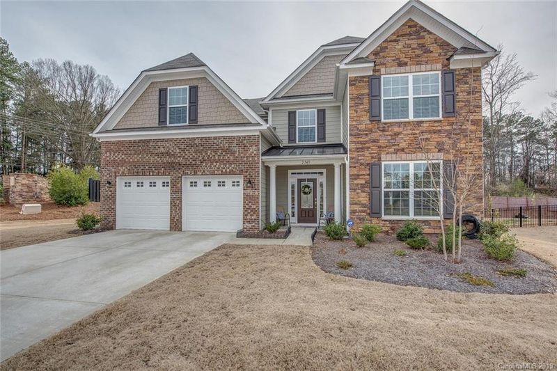 2749 Smethwick Ln, Gastonia, NC 28056