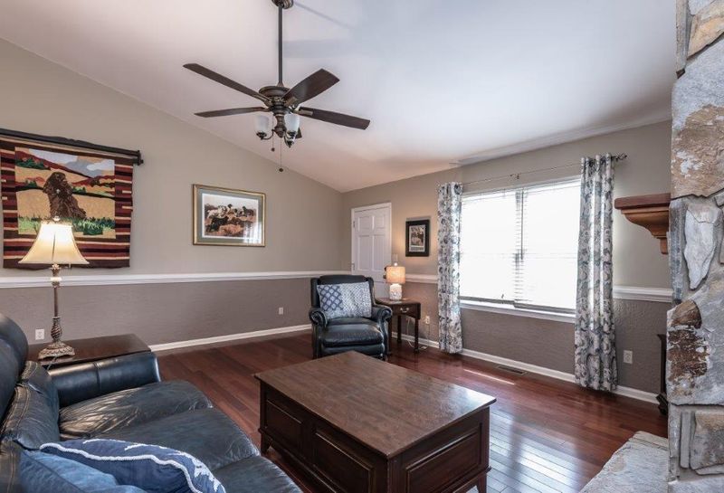 3772 Mattingly Dr, Hickory, NC 28602