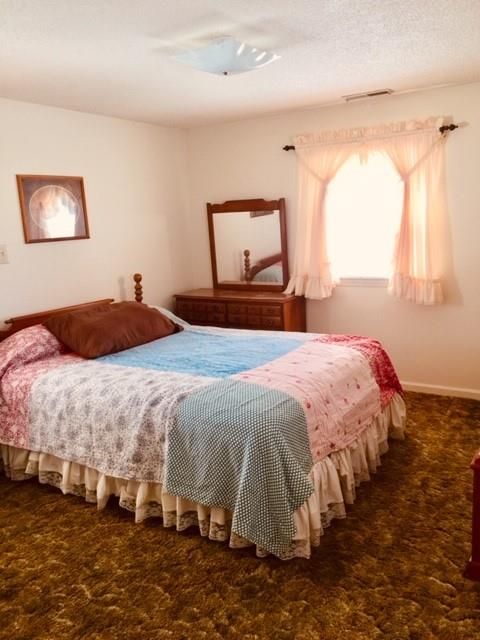 1299 Henry River Rd, Hickory, NC 28602