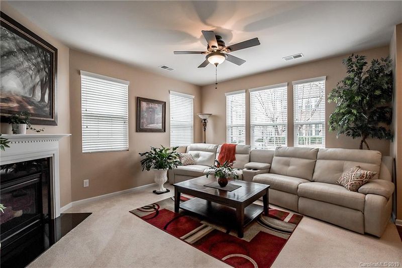8276 Viewpoint Ln, Cornelius, NC 28031