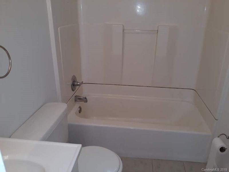 520 Melbourne Ct, Charlotte, NC 28209