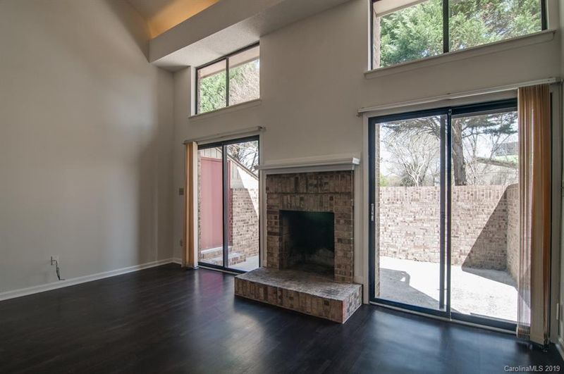 8029 Charter Oak Ln, Charlotte, NC 28226