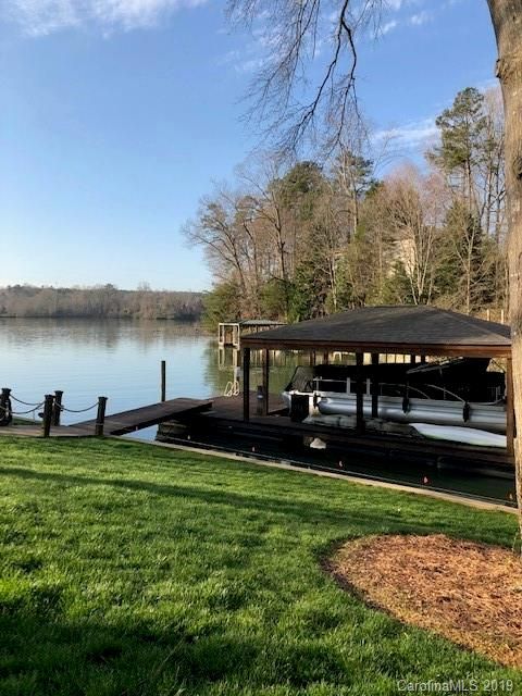 316 Riverside Dr, Mount Holly, NC 28120