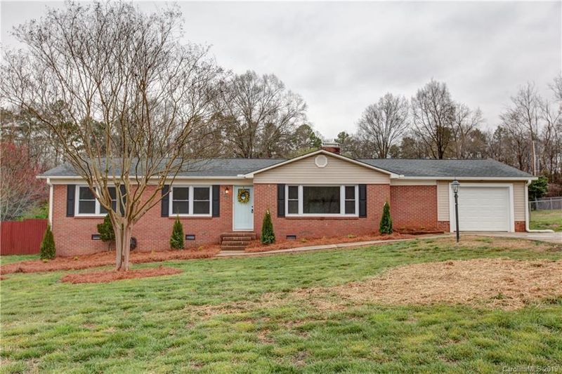 116 Sadler Ave, Mount Holly, NC 28120