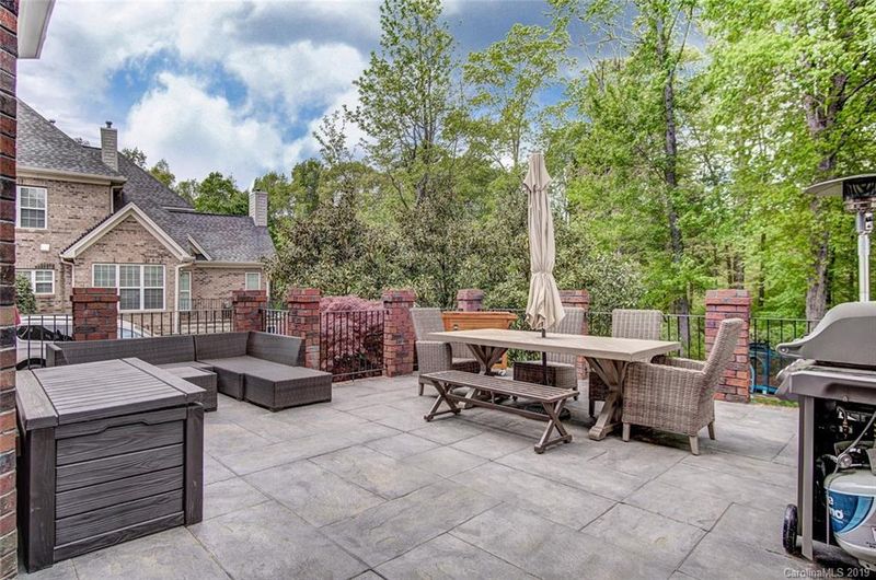 7409 Olde Sycamore Dr, Mint Hill, NC 28227