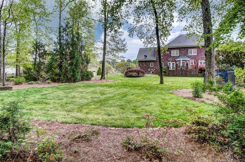 7409 Olde Sycamore Dr, Mint Hill, NC 28227