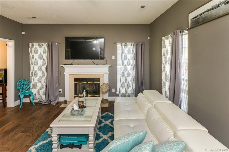 10024 Ashley Farm Dr, Matthews, NC 28105
