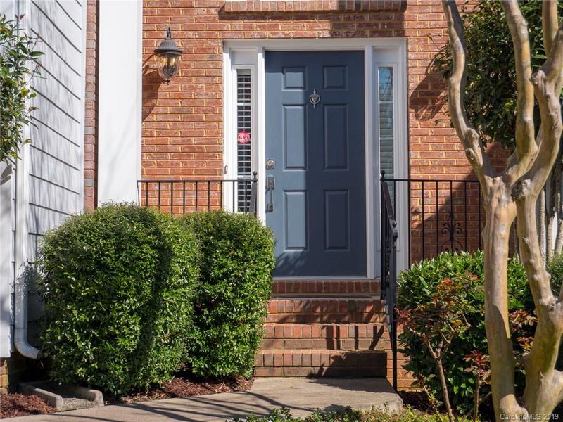1923 Dearmon Dr, Charlotte, NC 28205