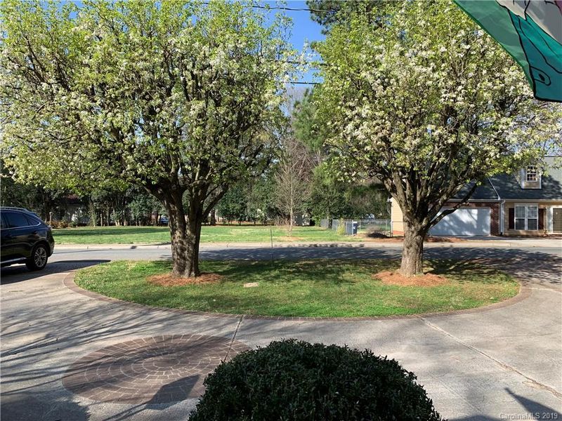 101 Hillcrest Dr, Huntersville, NC 28078